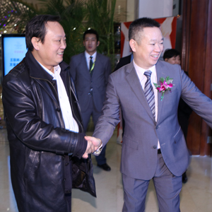 特樂(lè)意張宏宇和中國(guó)建材工業(yè)規(guī)劃研究院原院長(zhǎng)、中國(guó)建材工業(yè)經(jīng)濟(jì)研究會(huì)會(huì)長(zhǎng)劉長(zhǎng)發(fā)